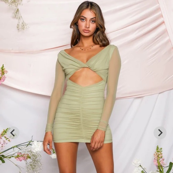 Beggining boutique dress - Picture 2 of 3